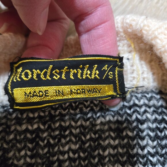 Nordstrikk Vintage Fair Isle Cardigan Heavyweight Girl's Youth Size Large (14) - Picture 2 of 9